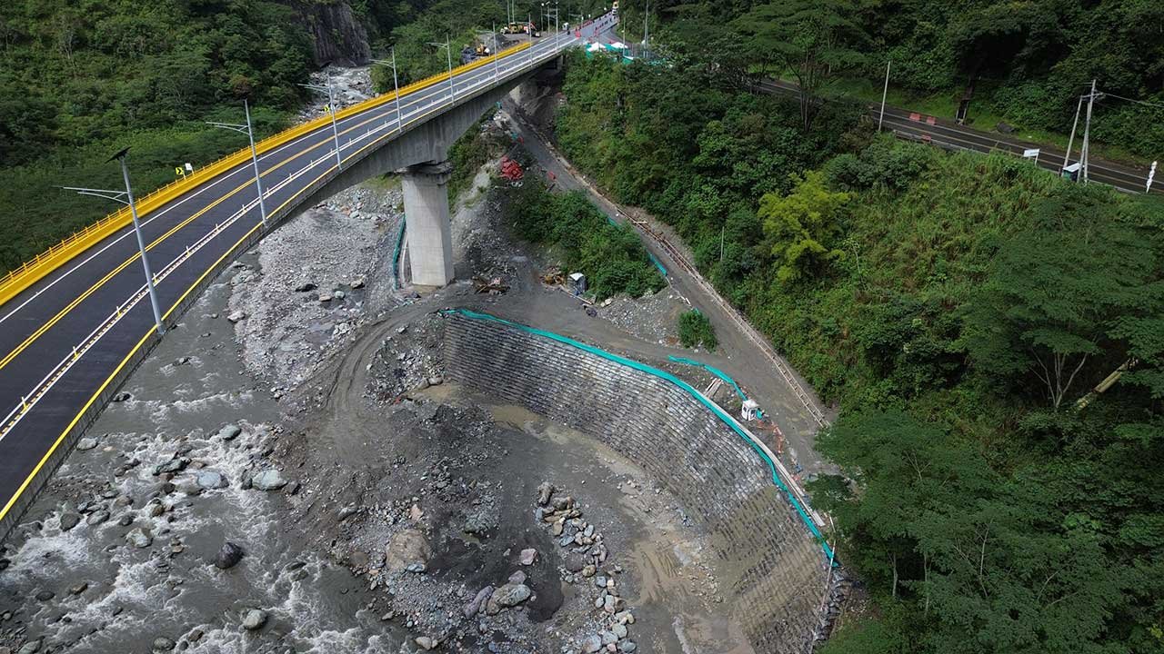 250707-Avanzan-las-obras-en-puntos-criticos-de-la-via-al-Llano-para-garantizar-la-conexion-Bogota-Villavicencio-1280